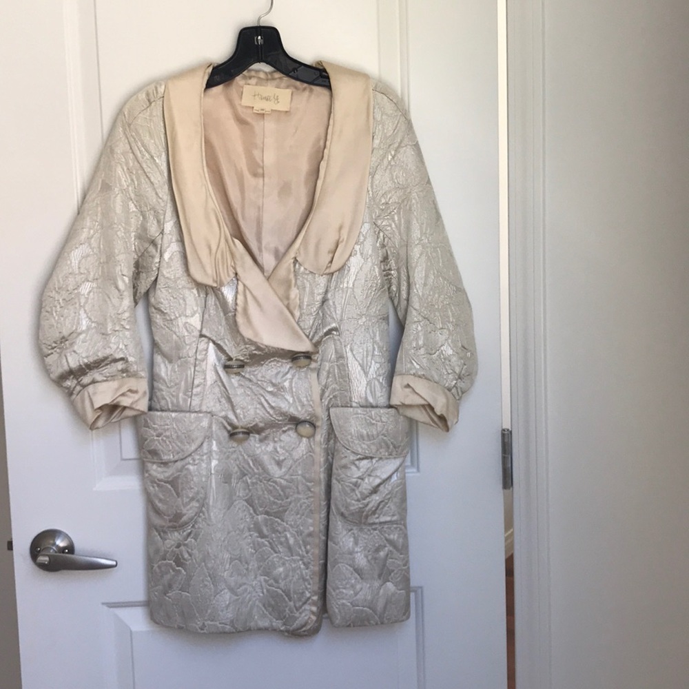 Bell sleeve silk coat